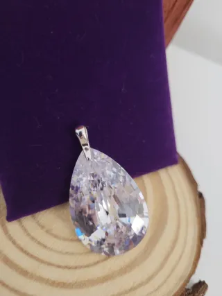 Colgante Oro Blanco Circonita Tallada