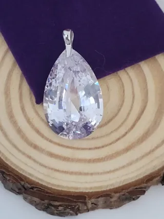 Colgante Oro Blanco Circonita Tallada