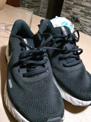 Botines Nike Negros y Blancos