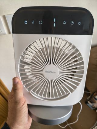 Cecotec Climatizador de Sobremesa EnergySilence 600 DeskChill Smart Rotate. 10W, Depósito 300ml, Control Táctil, Oscilación, 4 V