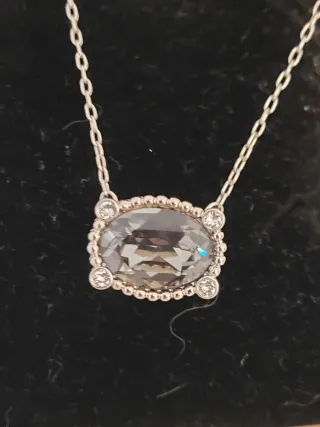 Conjunto Swarovski Pendientes y Colgante