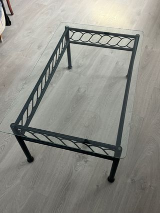 Mesa centro cristal y metal