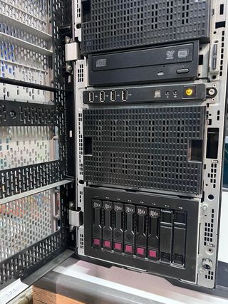 Servidor HP ProLiant ML350P Gen8