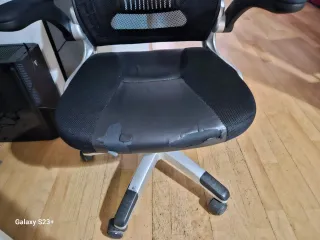 Escritorio y Silla de Oficina