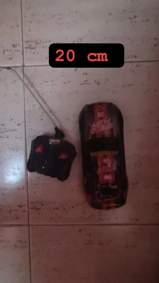 Coche teledirigido 20 cm
