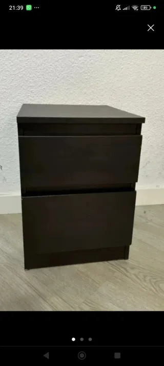 Mesilla de noche madera oscura