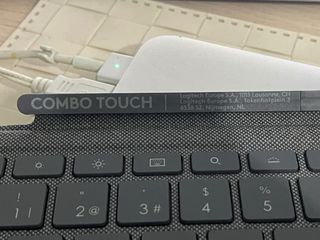 iPad Air 3 + Apple Pencil + Logitech