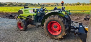 Tractor Claas Nexos 240VL
