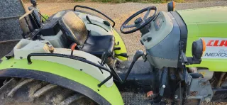 Tractor Claas Nexos 240VL