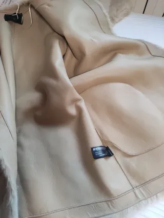 Chaqueta Zara efecto pelo cinturón beige.ZW.
