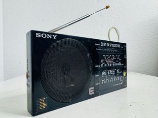 Radio Portátil Sony ICF-35 Multibanda