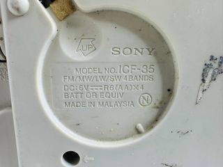 Radio Portátil Sony ICF-35 Multibanda