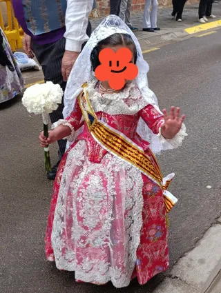 Traje de Fallera Niña Casi Nuevo