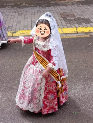 Traje de Fallera Niña Casi Nuevo