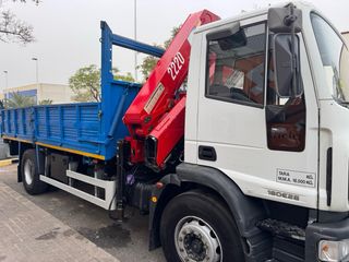 Iveco Eurocargo 18e28 Grúa HMF Volquete