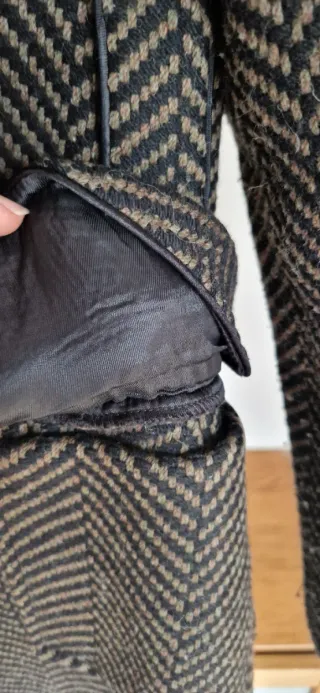 Abrigo Zara negro y verde