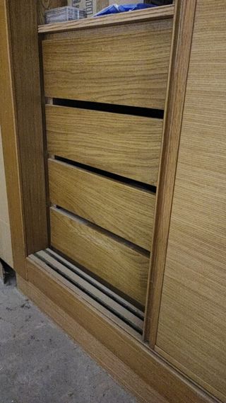 Armario puertas correderas madera y cristal