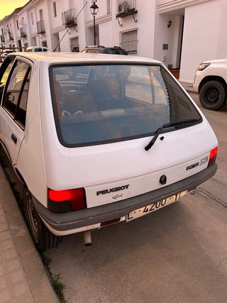 PEUGEOT 205
