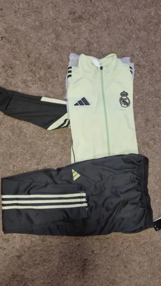 Chándal Verde y Negro