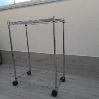 Estantería Metálica con Ruedas