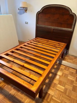 Somier y cabecero de madera y metal