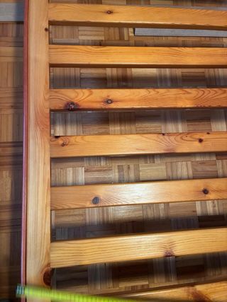 Somier y cabecero de madera y metal