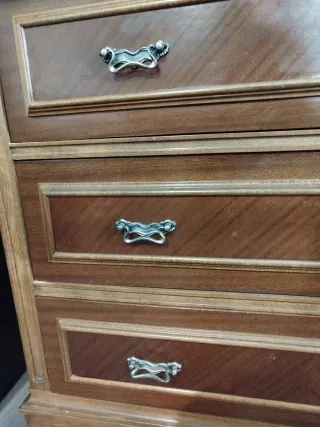 Mueble vintage con cajones y mármol