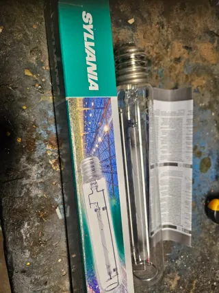 9 Lámparas Sylvania Grolux