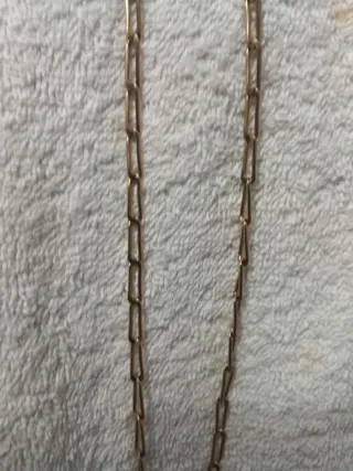 Cadena bañada en oro