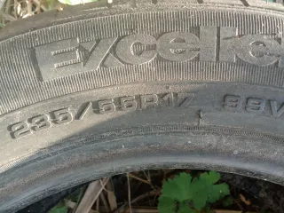 235/55 R17 99V Goodyear