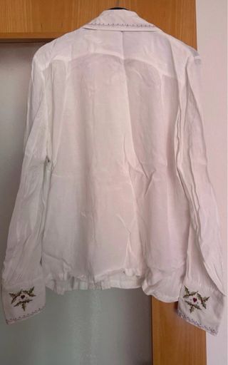 Camisa NATTYA blanca bordada Talla M Moda italiana