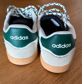 Zapatillas Adidas Casual Verdes y Blancas