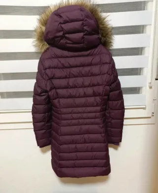 Parka Tommy Hilfiger Mujer burdeos,talla M pero S