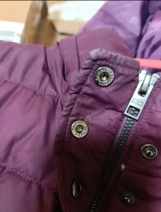 Parka Tommy Hilfiger Mujer burdeos,talla M pero S