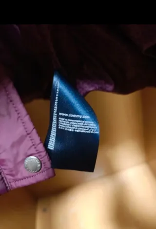 Parka Tommy Hilfiger Mujer burdeos,talla M pero S