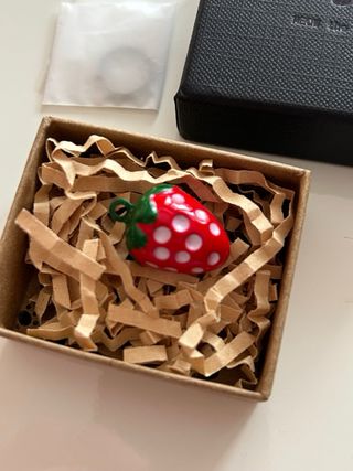 Sonaglio a forma di fragola per collare cane/gatto