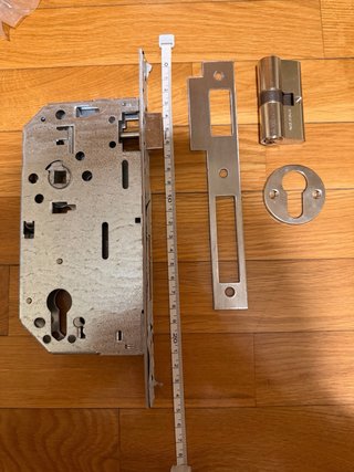 Cerradura puerta y bombín Tessa Assa Abloy