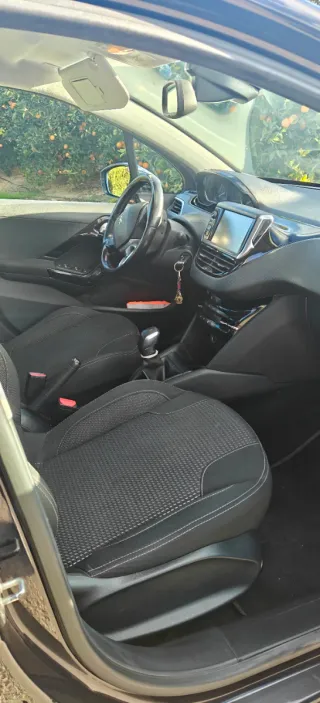 Peugeot 208 2016