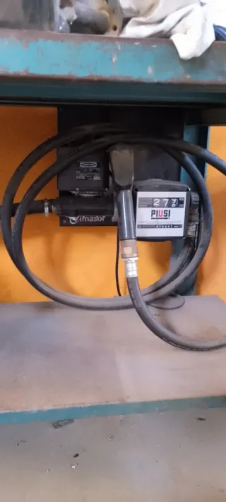 Depósito 700L con bomba, surtidor y cuentalitros