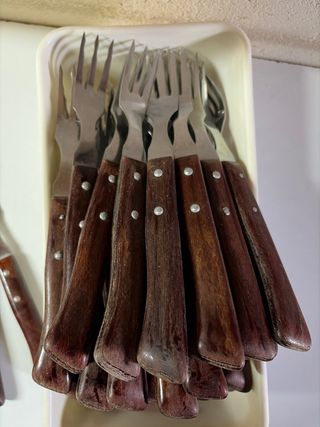 52 Tenedores Chuleteros de Madera marca Arcos