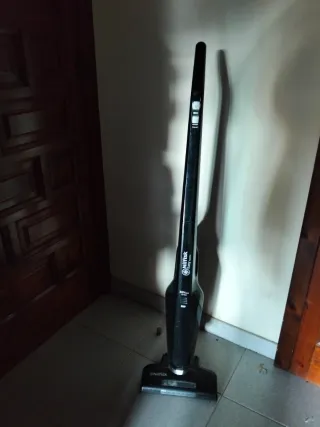 Escoba aspirador Nilfisk 2 en 1