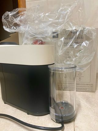 ¡NUEVA! Cafetera Nespresso Vertuo Pop color Crema