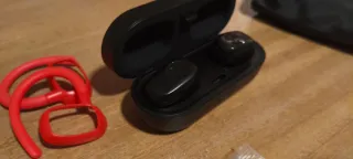 Auriculares Inalámbricos Bluetooth Negros y Rojos