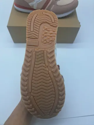 Zapatillas deportivas mujer beige y rosa