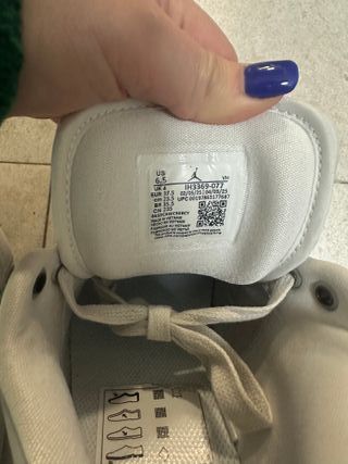 Nike Air Jordan Gris/Blancas Talla 37.5