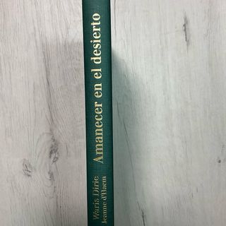 Amanecer en el desierto / Waris Dirie