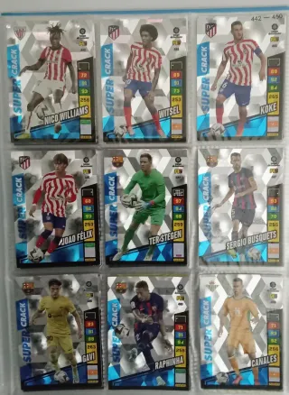 Álbum Adrenalyn 22-23 con 600 cromos