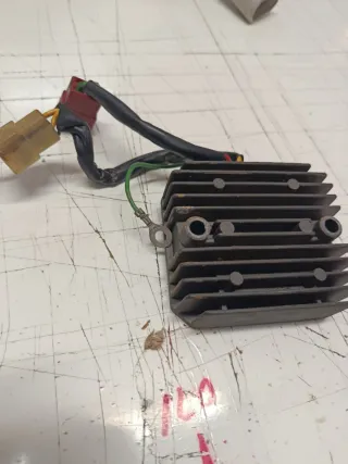 Regulador Corriente CBR 600 F1