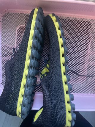 Zapatillas Geox Talla 41 Negras y Amarillas