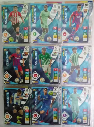 Álbum Adrenalyn 21-22 con 385 cromos